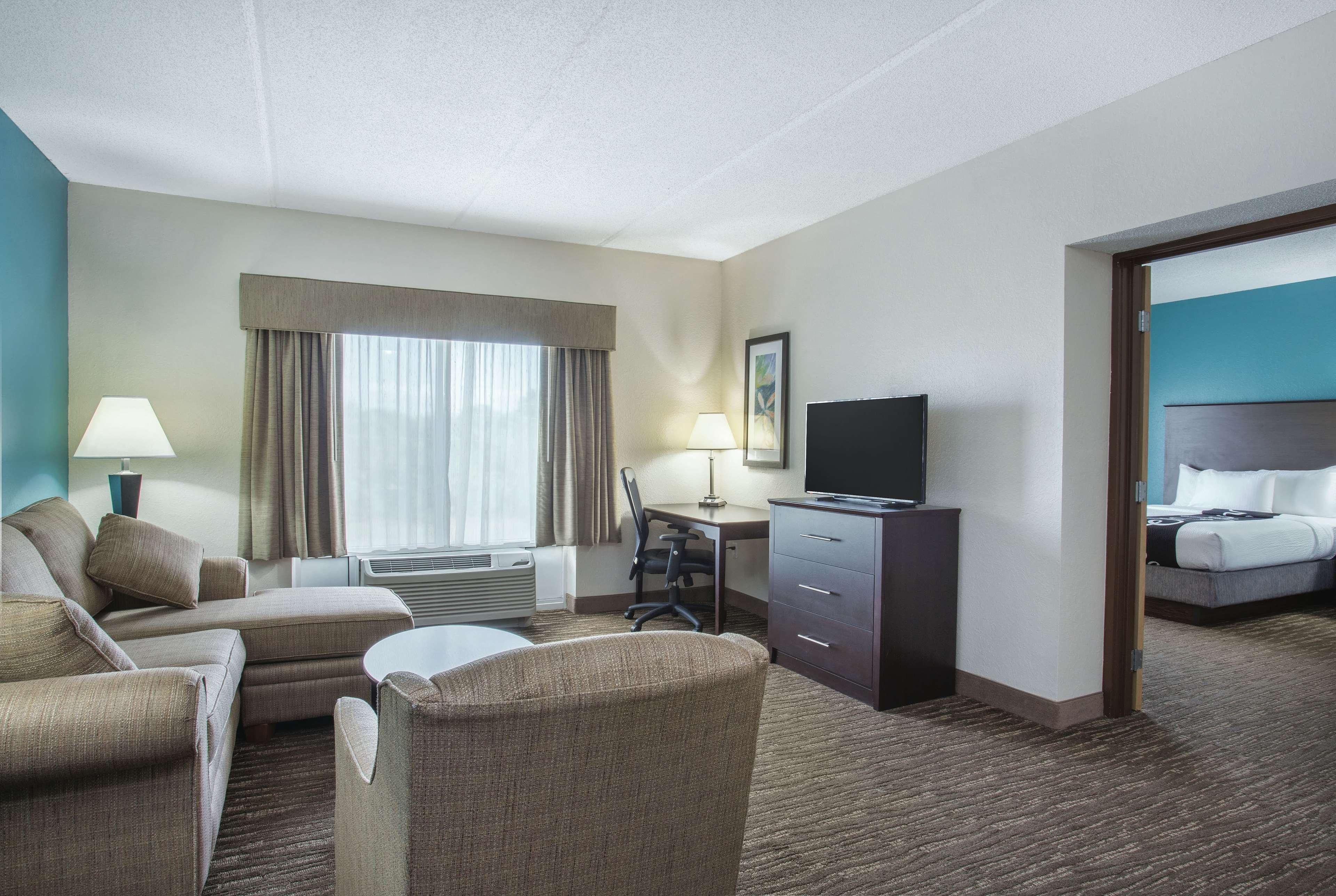 Comfort Inn & Suites Sarasota I75 The Meadows Exterior foto